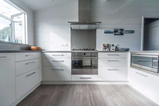 Custom built kitchen by Dimax Whitianga