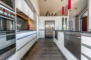 Custom built kitchen by Dimax Whitianga
