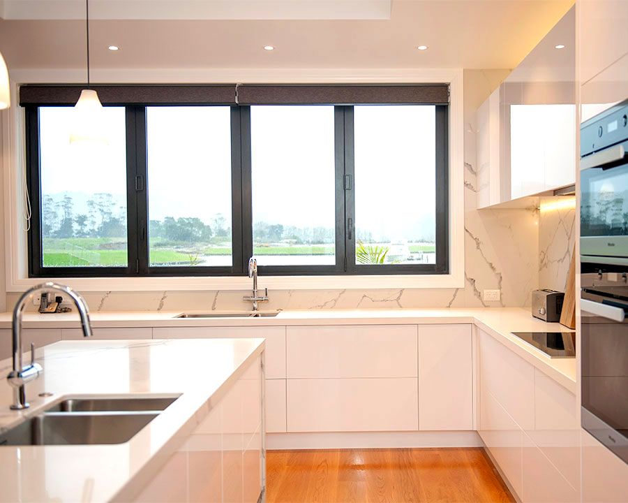 Black and white contemporary kitchen